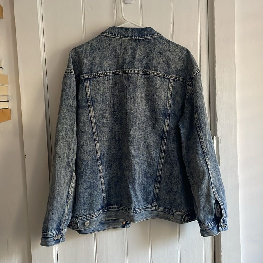 Old Navy Boyfriend Denim Jacket - Picture 4 of 5